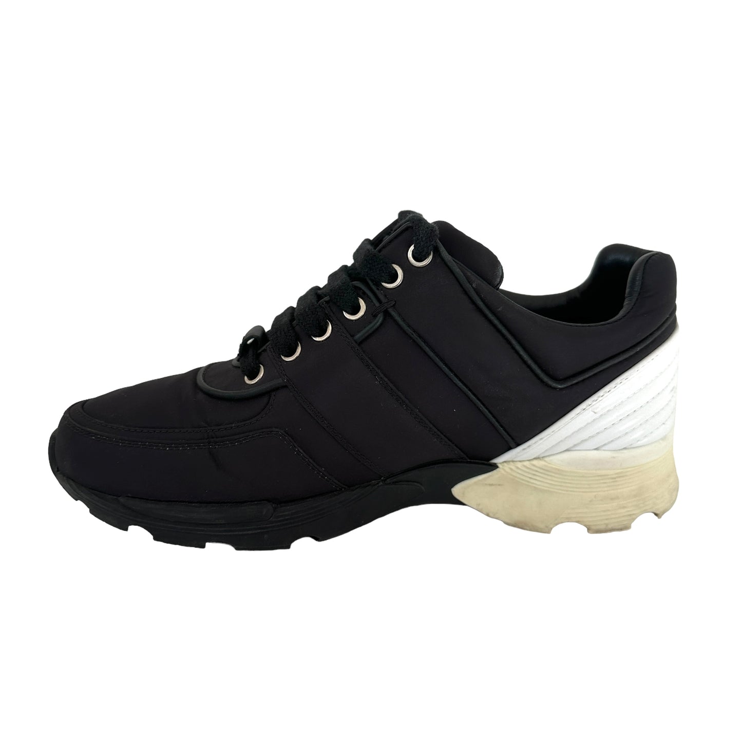 Black & White Logo Sneakers - 7.5