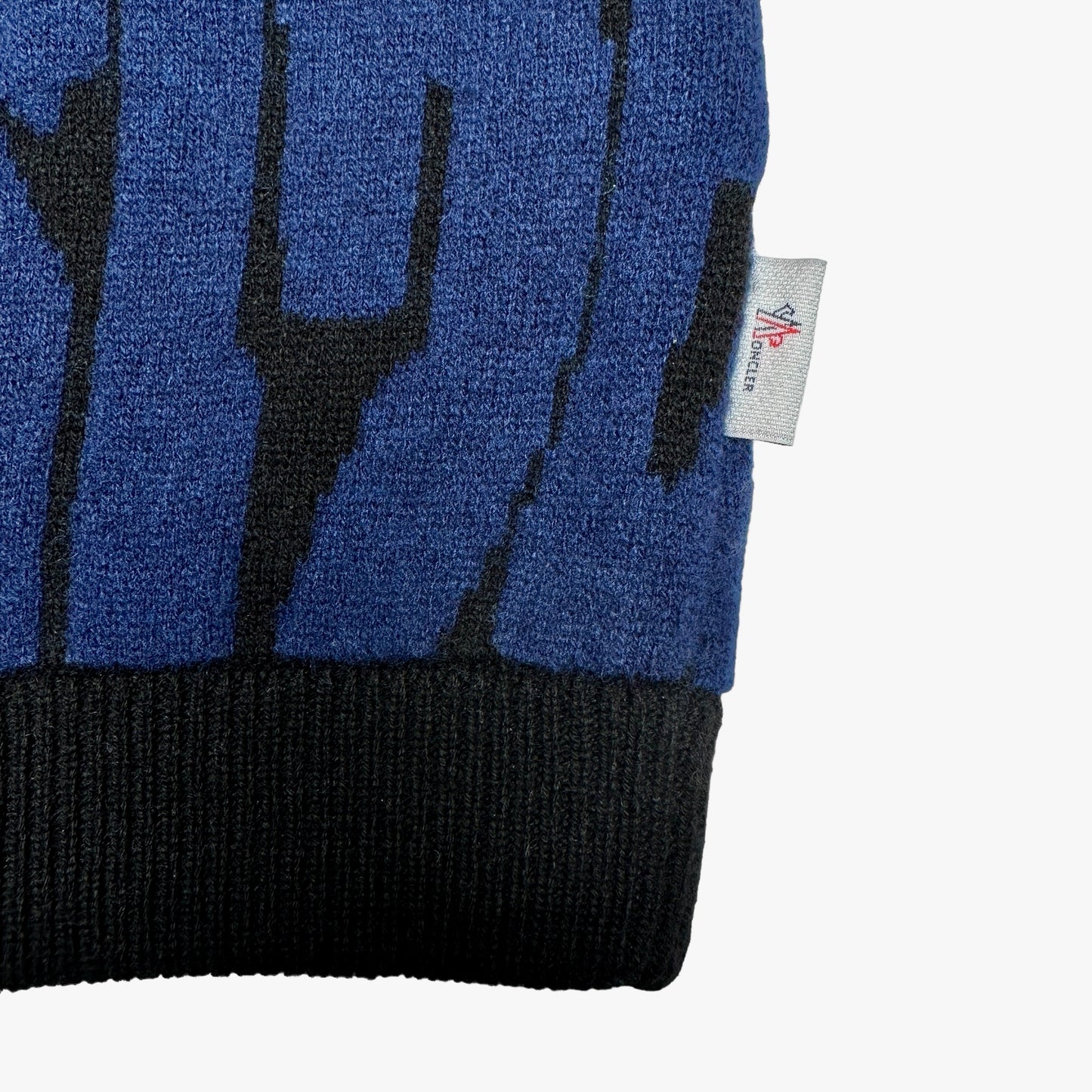 Logo Print Sweater - M