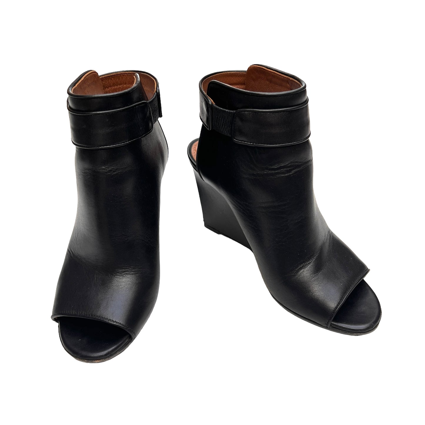 Black Shark Tooth Booties - 6.5
